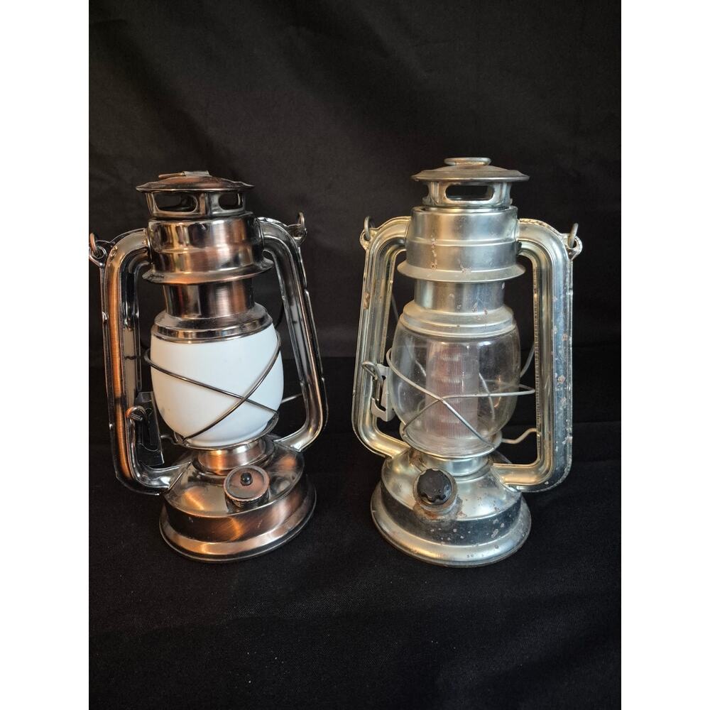 (2) Different Olde Brooklyn Lanterns Vintage Style Light Battery Operated Tested